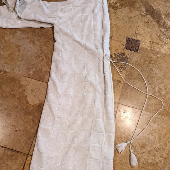 Rare White Robe- Hand Made in Belgium- Beautiful Beadwork- Heavy Weight - Size L - Picture 4 of 10
